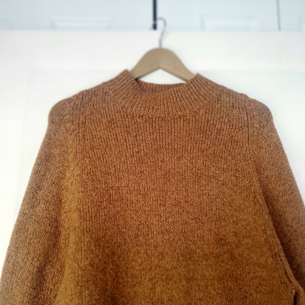 OLD NAVY Women's Size XS  35% recycled material cropped, Mock Turtleneck sweater - Picture 6 of 8